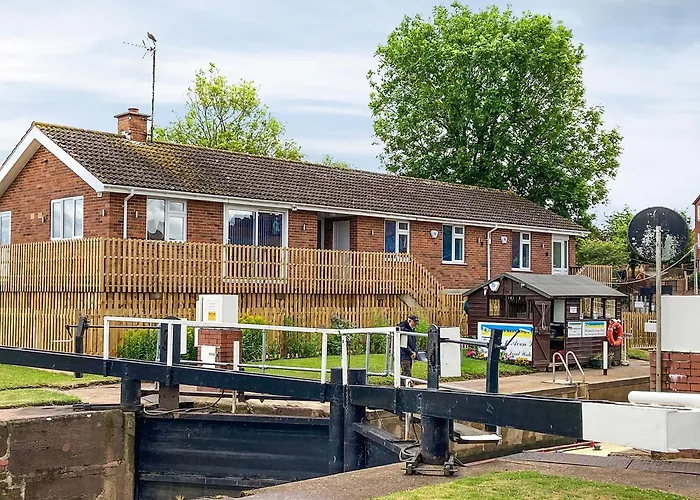 Avon Lock Cottage - Uk34125
