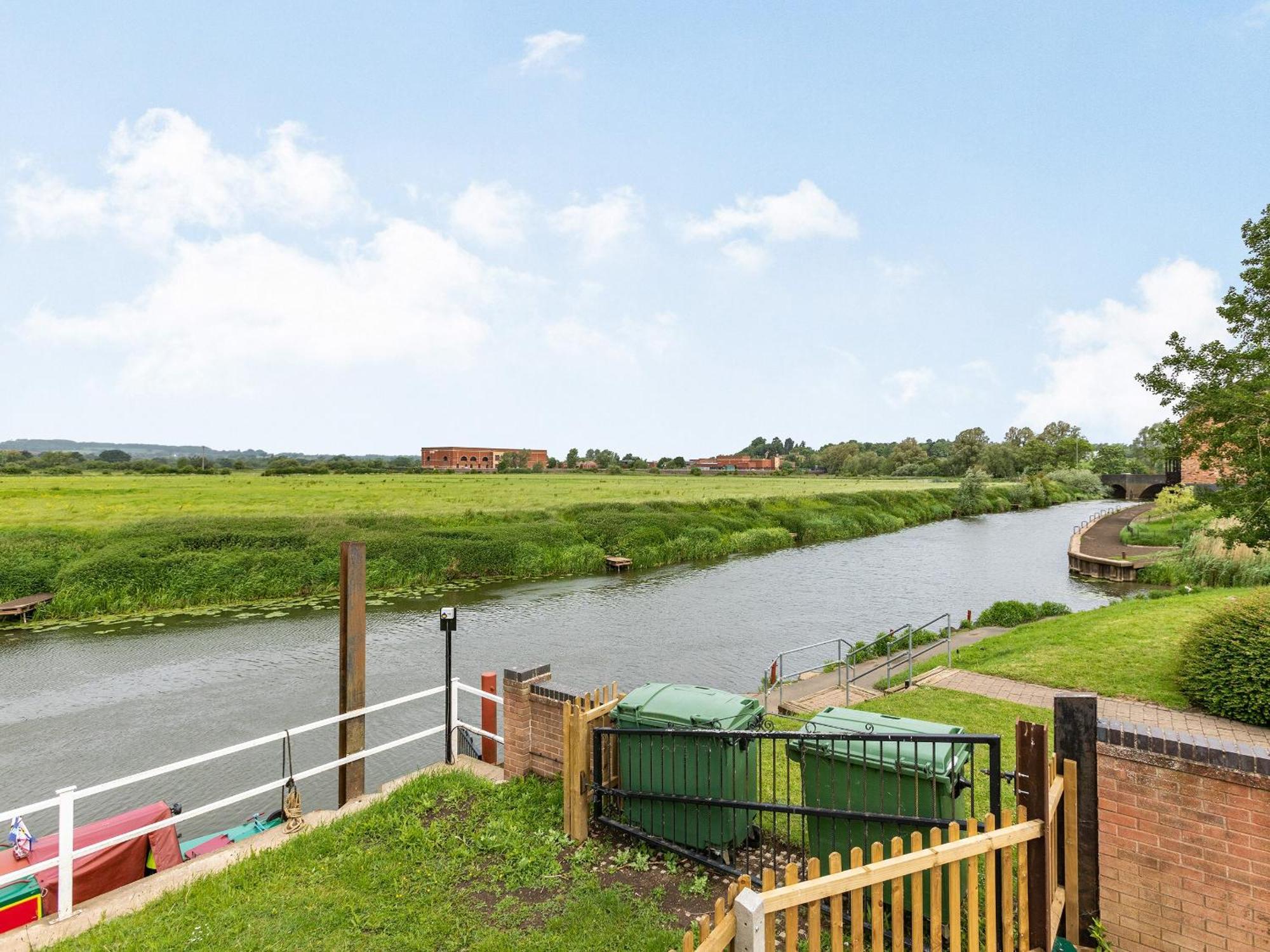 Avon Lock - Uk34125 Tewkesbury
