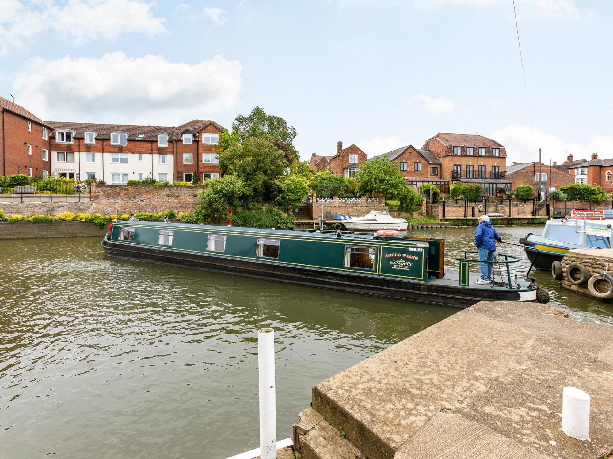 Avon Lock - Uk34125 * Tewkesbury